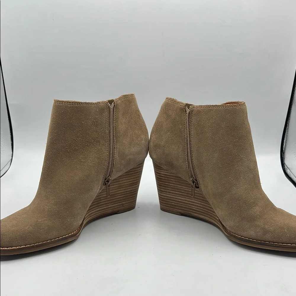 NEW Lucky Brand‎ Sz 9 1/2 Yimmie Suede Tan Wedge Ankle Boot